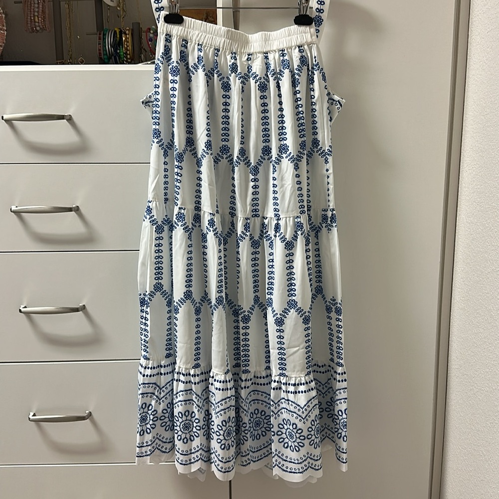 Blue and White Tiered Maxi Skirt Set for Resort Wear - Picture 5 of 6